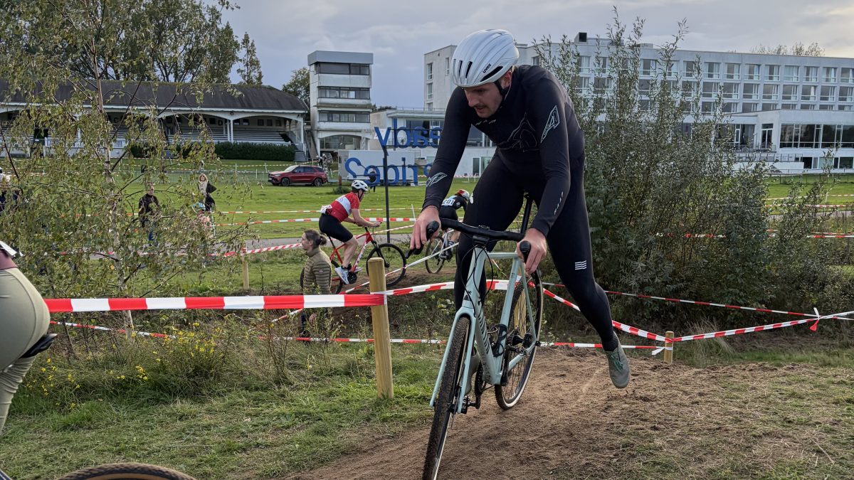 Der Urex Surge Aero im Crossrennen